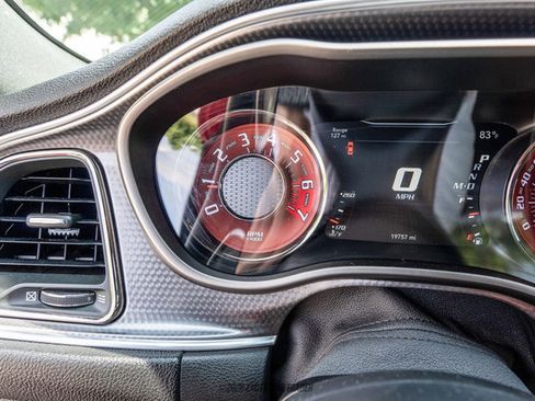 Used 2016 Dodge Challenger SRT Hellcat RWD image 28