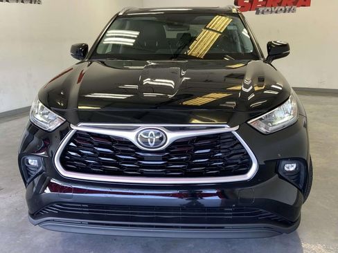 Used 2020 Toyota Highlander XLE image 8