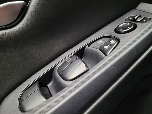 Used 2024 Nissan Sentra SV FWD image 27
