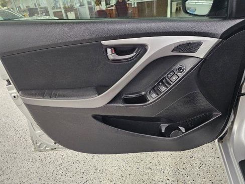 Used 2015 Hyundai Elantra SE w/ Option Group 03 FWD image 26