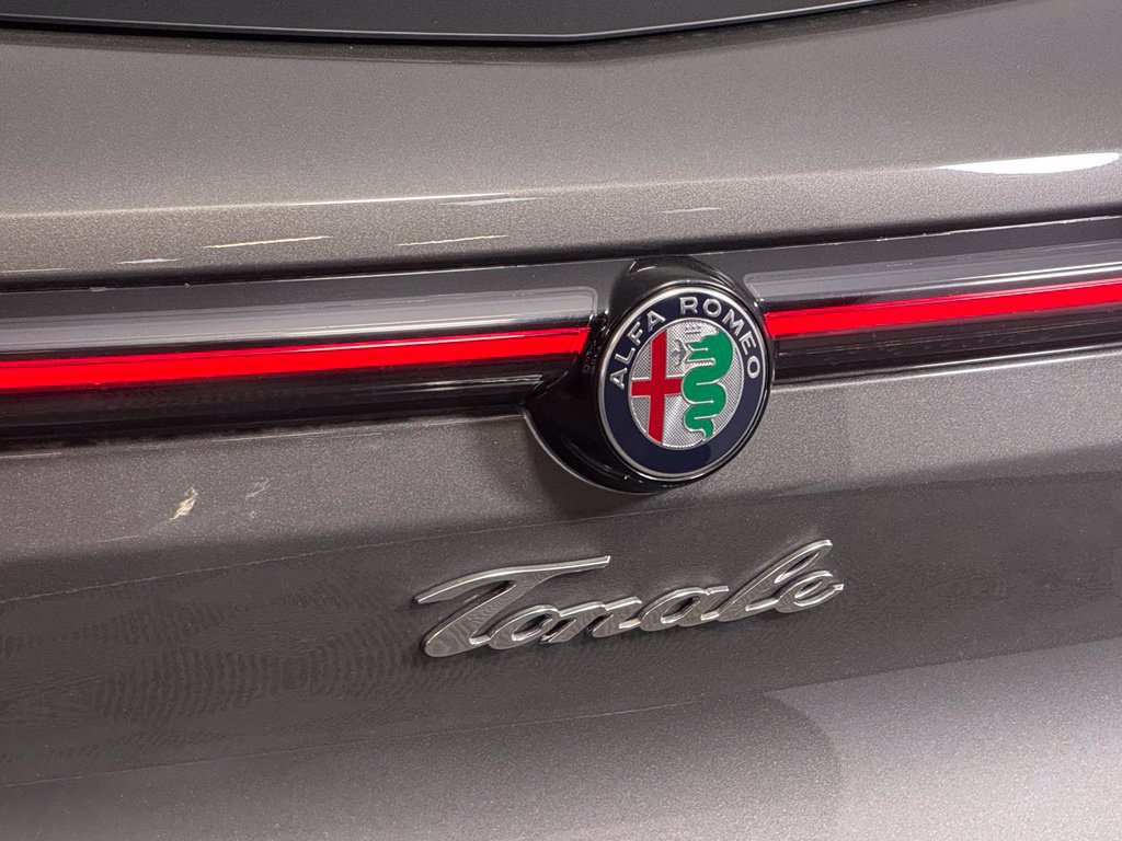 Used 2024 Alfa Romeo Tonale Ti w/ Premium Interior Package AWD/4WD image 16