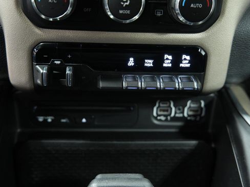 Used 2019 RAM 1500 Laramie w/ Sport Appearance Package image 38