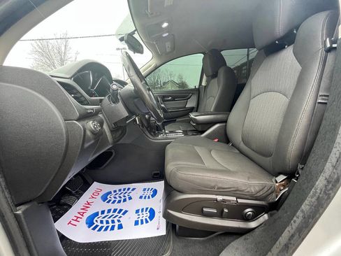 Used 2017 Chevrolet Traverse LT image 17