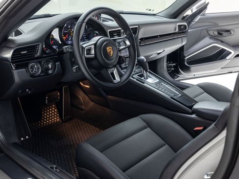Used 2019 Porsche 911 Carrera image 13