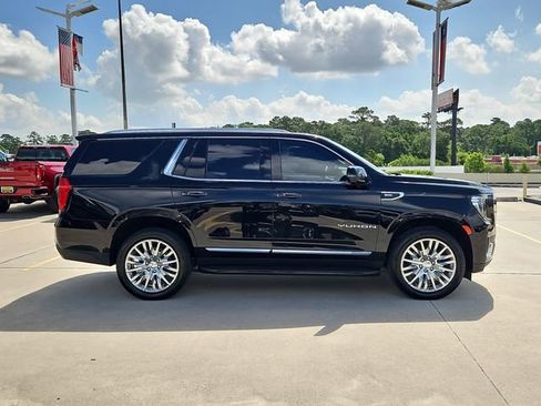 Used 2023 GMC Yukon SLT w/ SLT Luxury Package AWD/4WD image 4