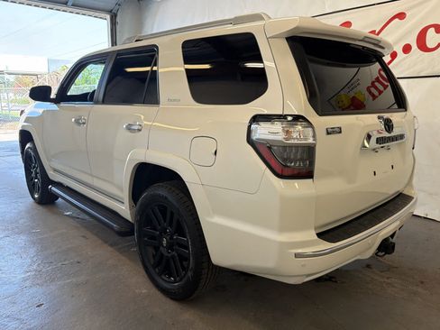 Used 2022 Toyota 4Runner Limited AWD/4WD image 9