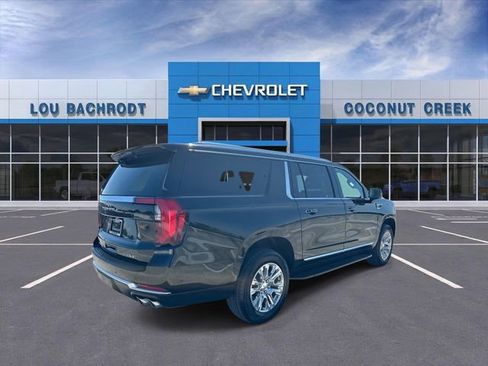 Used 2025 GMC Yukon XL Denali image 8