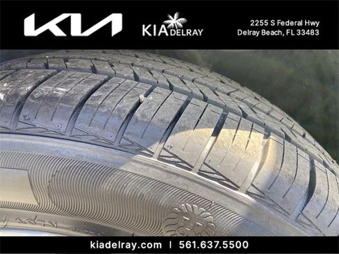 Used 2017 Kia Sorento EX image 31