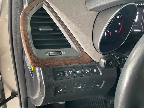 Used 2018 Hyundai Santa Fe Sport w/ 2.4L Tech Package 04 image 18