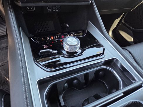 New 2026 Jeep Grand Wagoneer L Limited w/ Premium Group II AWD/4WD image 10