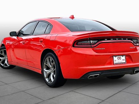 Used 2017 Dodge Charger SXT w/ Plus Group image 12