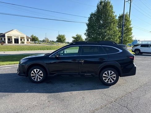 Used 2024 Subaru Outback Premium AWD/4WD image 2