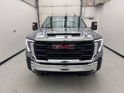 New 2026 GMC Sierra 3500 Pro AWD/4WD image 2