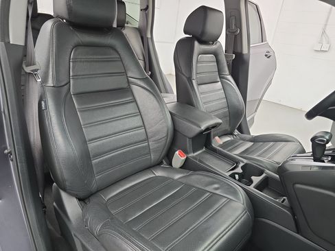Used 2017 Honda CR-V Touring image 10