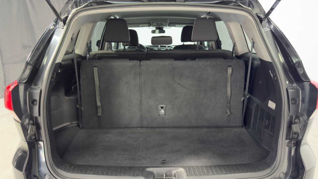 Used 2019 Toyota Highlander LE FWD image 32