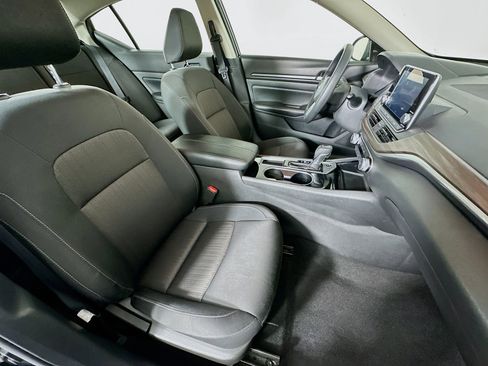 Used 2024 Nissan Altima 2.5 SV image 28