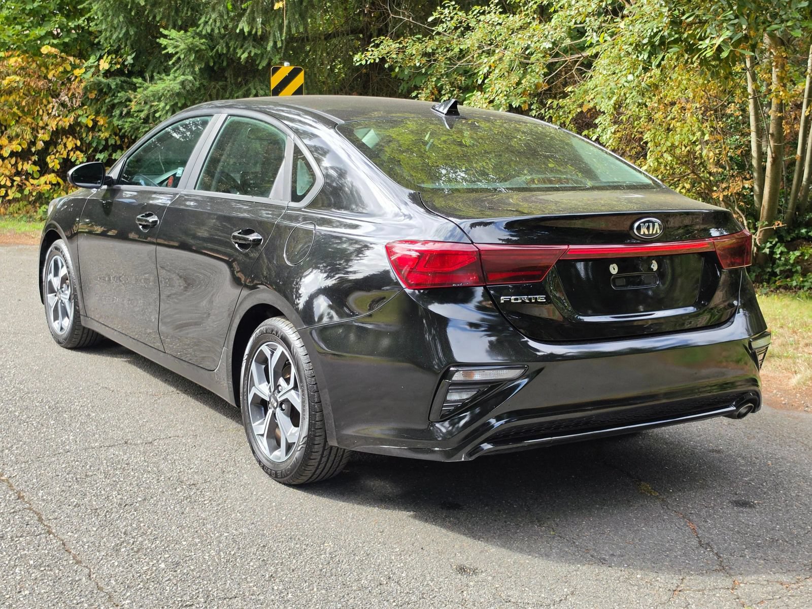 Used 2021 Kia Forte LXS FWD image 3