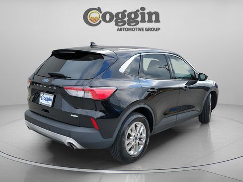 Certified 2020 Ford Escape SE image 3