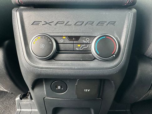 Used 2025 Ford Explorer ST-Line image 15