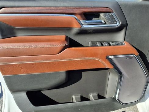 Used 2024 GMC Sierra 2500 Denali Ultimate w/ Max Trailering Package image 16