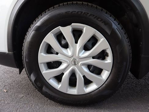 Used 2016 Nissan Rogue S AWD/4WD image 41