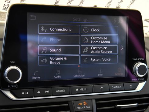 Used 2025 Nissan Altima 2.5 SV FWD image 21