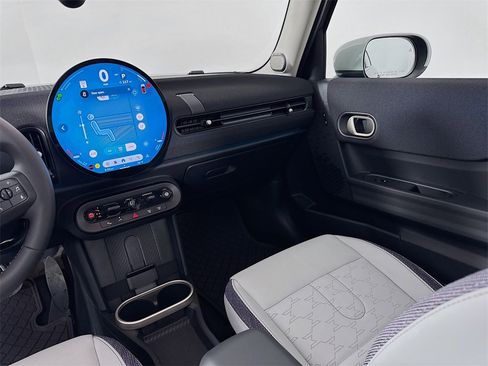 Certified 2025 MINI Cooper S image 23