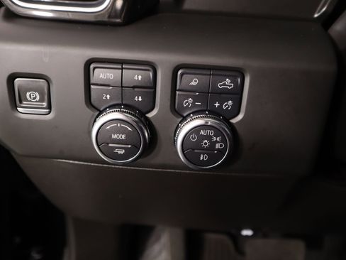 Used 2025 GMC Sierra 1500 Denali Ultimate image 9