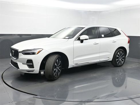 Used 2023 Volvo XC60 B5 Plus w/ Protection Package Premier image 19