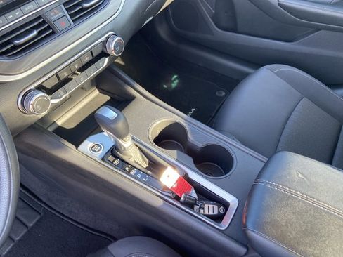 Used 2025 Nissan Altima 2.5 SV FWD image 27
