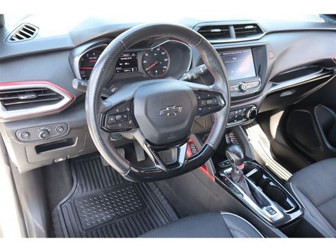 Used 2023 Chevrolet TrailBlazer RS image 19