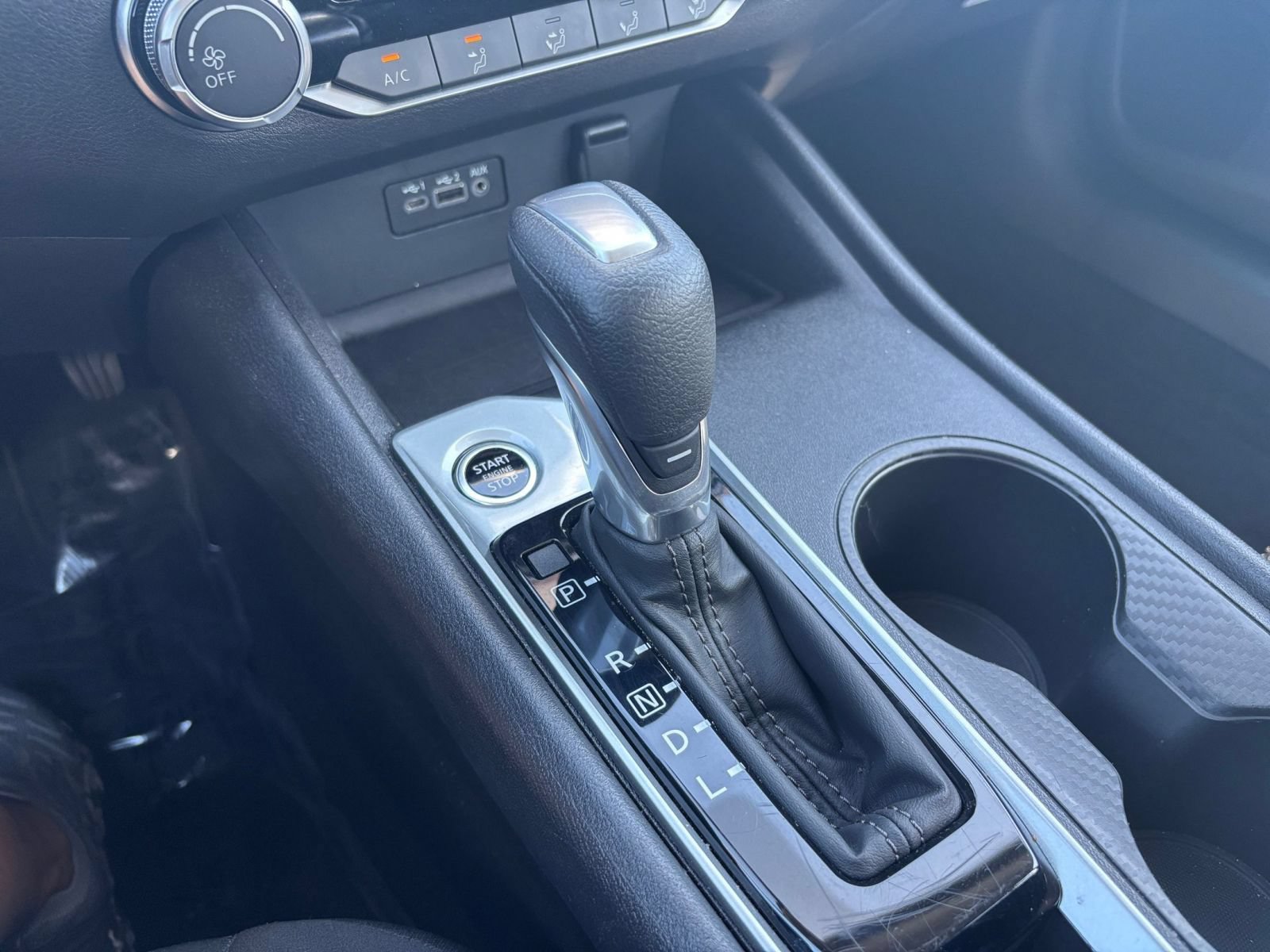 Used 2025 Nissan Altima 2.5 SV FWD image 40