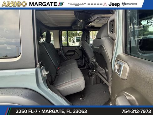 Used 2026 Jeep Wrangler Unlimited Rubicon w/ Technology Group AWD/4WD image 15