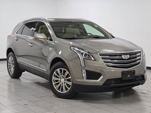 Used 2019 Cadillac XT5 Luxury image 2