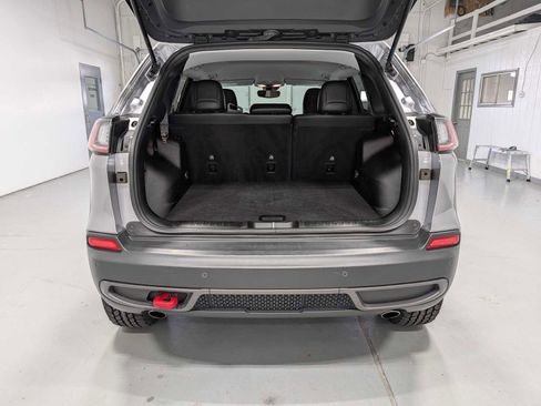 Used 2021 Jeep Cherokee Trailhawk AWD/4WD image 40