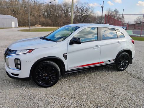 Used 2023 Mitsubishi Outlander Sport AWD image 3