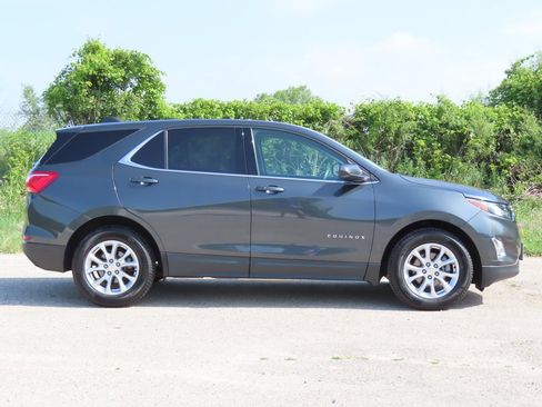 Used 2020 Chevrolet Equinox LT FWD image 2