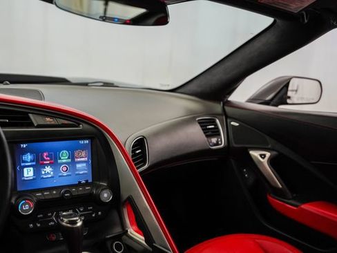 Used 2015 Chevrolet Corvette Z06 w/ 3LZ Preferred Equipment Group RWD image 5