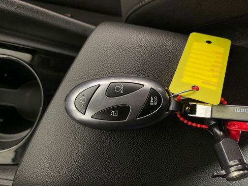 Certified 2025 Hyundai Elantra SEL image 26