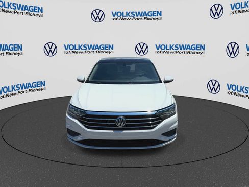 Used 2021 Volkswagen Jetta SE FWD image 3
