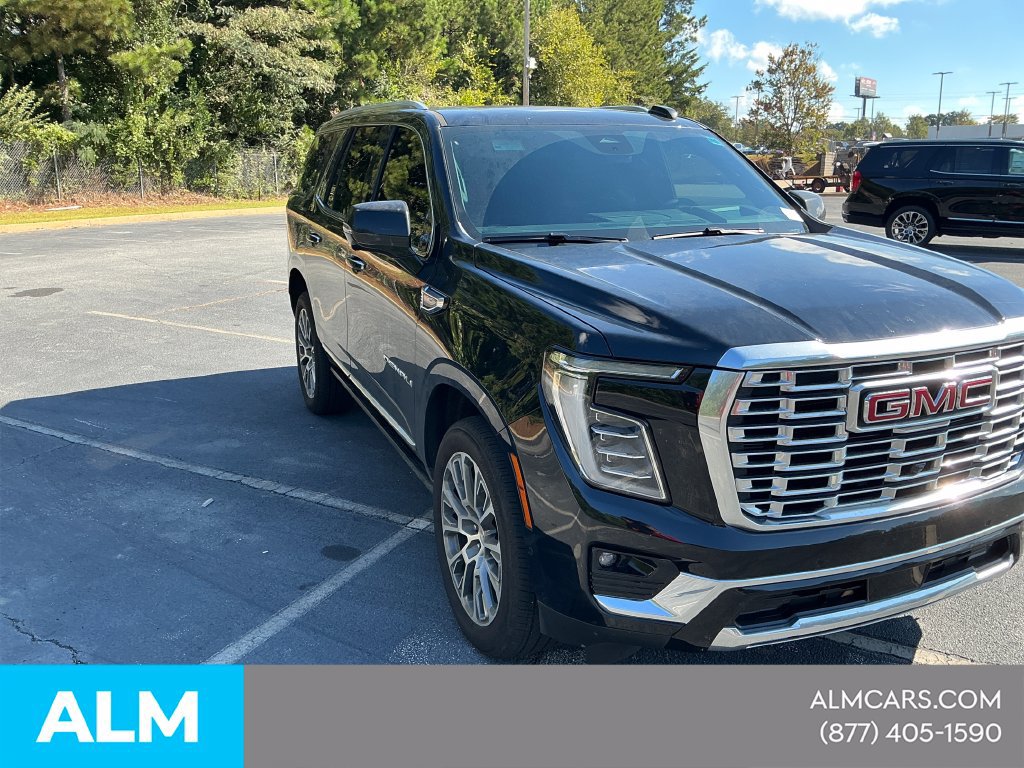 Used 2026 GMC Yukon Denali w/ Sun & Power Step Package AWD/4WD image 3