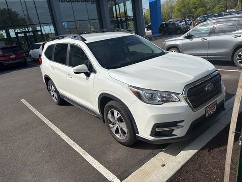 Used 2019 Subaru Ascent Premium w/ Popular Package #2 AWD/4WD image 2