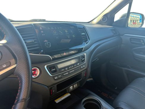 Certified 2022 Honda Passport TrailSport image 12