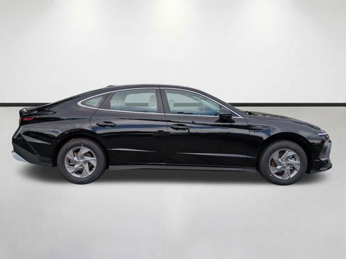 New 2026 Hyundai Sonata SE FWD image 4