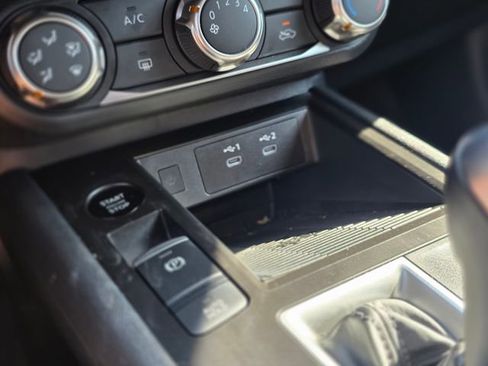 Used 2025 Nissan Kicks SV image 30