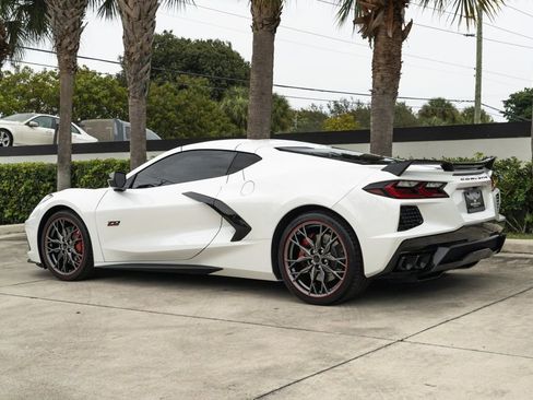 Used 2023 Chevrolet Corvette 2dr Stingray Coupe w/ Z51 Performance Package image 4