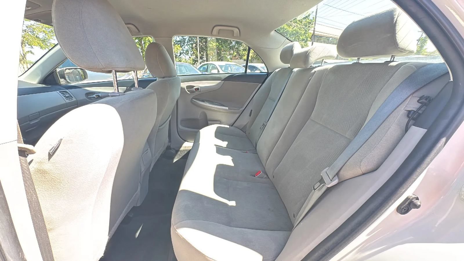 Used 2013 Toyota Corolla LE FWD image 14