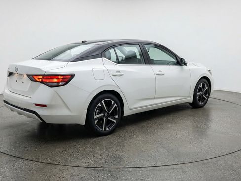Used 2025 Nissan Sentra SV FWD image 9