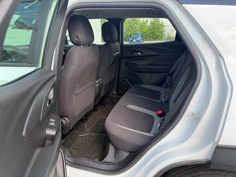 Used 2023 Chevrolet TrailBlazer LS FWD image 15