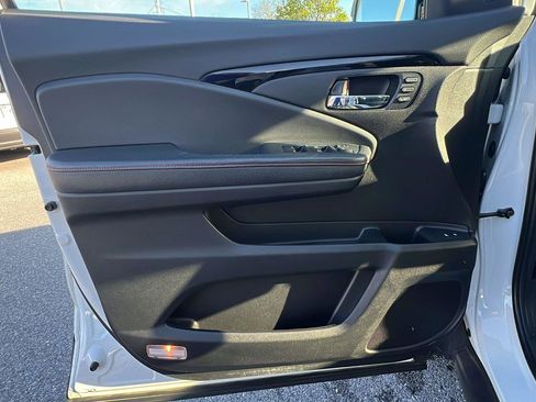 Used 2021 Honda Pilot Black Edition image 24